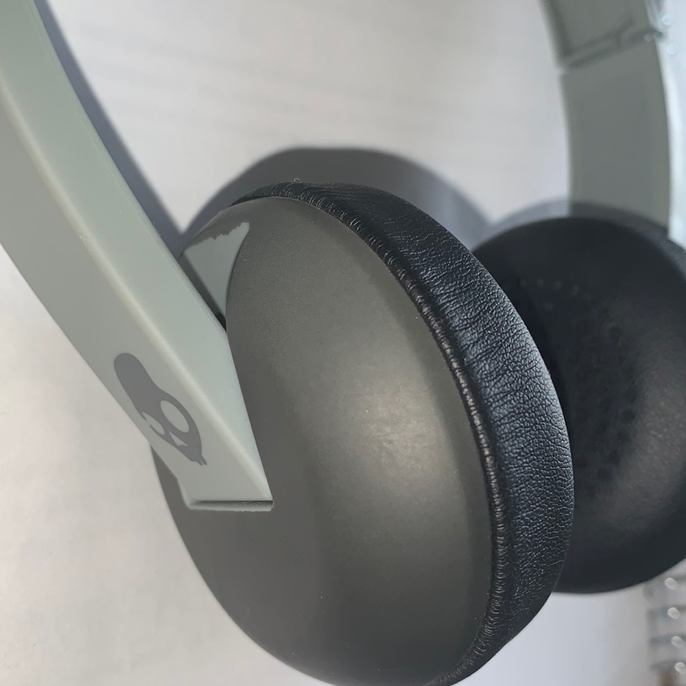 Bluetooth, as new.